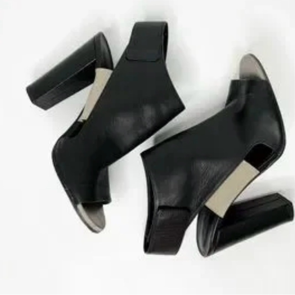 VINCE Anetta Block High Heel Black Leather Sandals Size 9.5 Peep Toe Ankle Strap